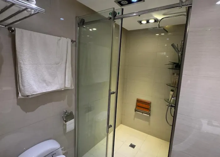 4 Bedroom Luxury In Ortigas Apartahotel 4*
